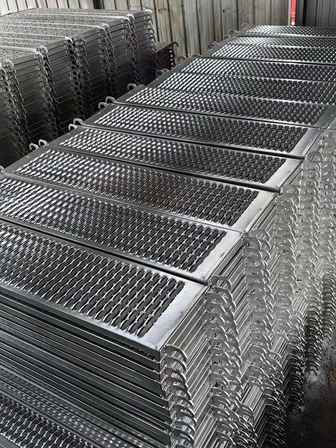 Anti-Slip Ladder Step